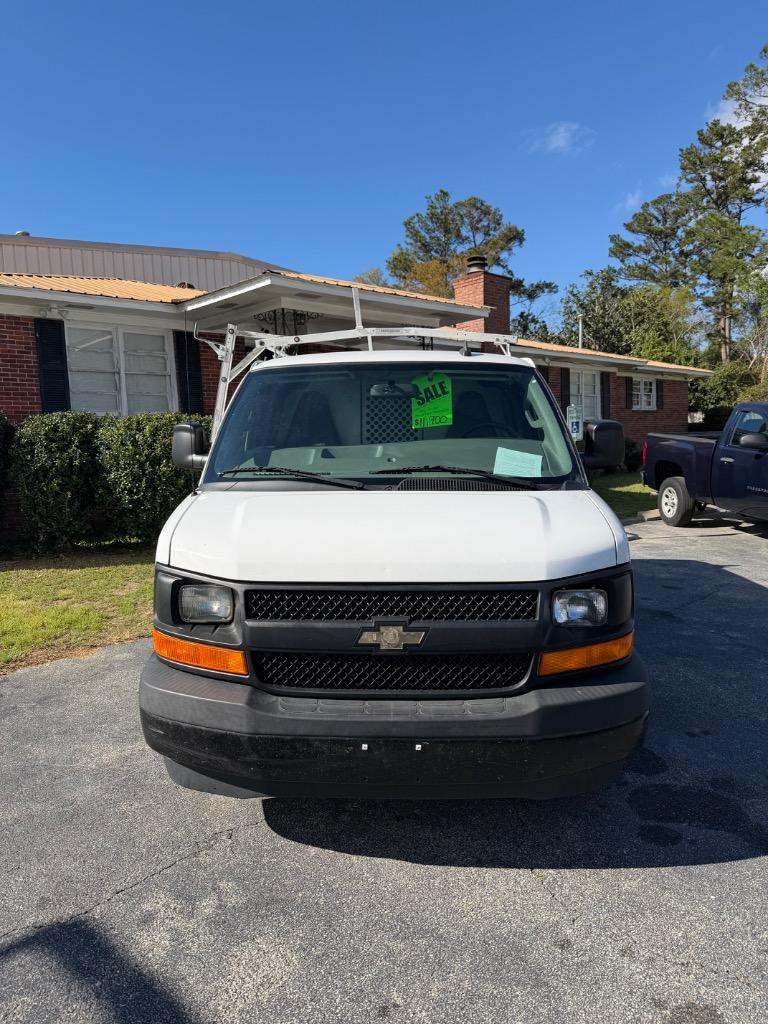 2017 Chevrolet Express's photo
