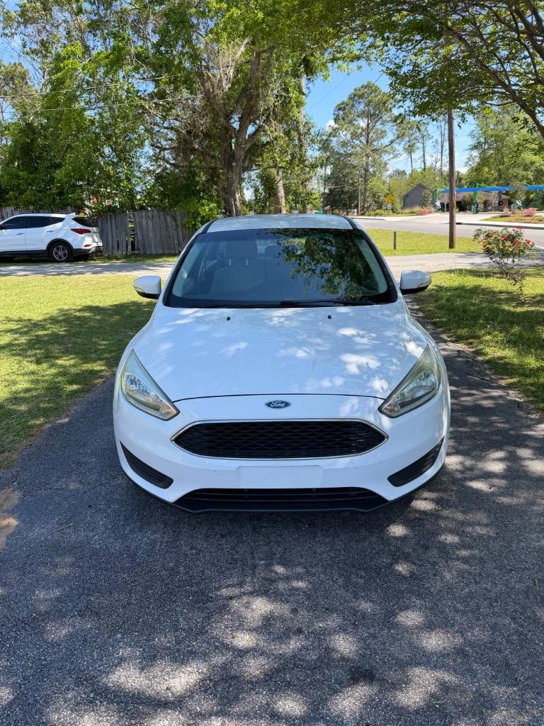 2015 Ford Focus Sedan SE's photo