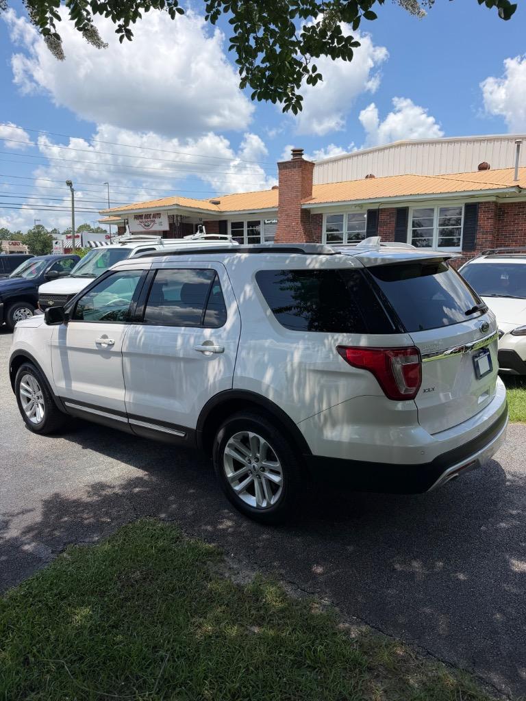 2017 Ford Explorer XLT - Photo 6