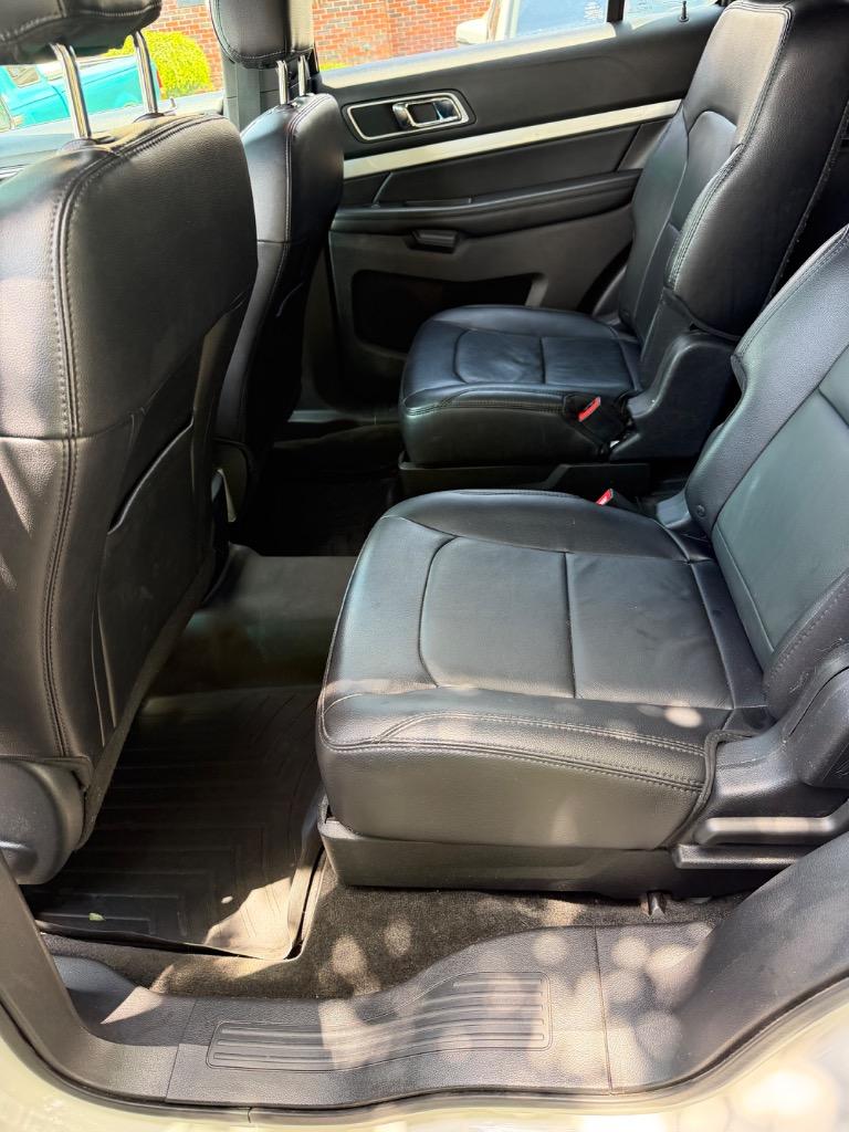 2017 Ford Explorer XLT - Photo 10